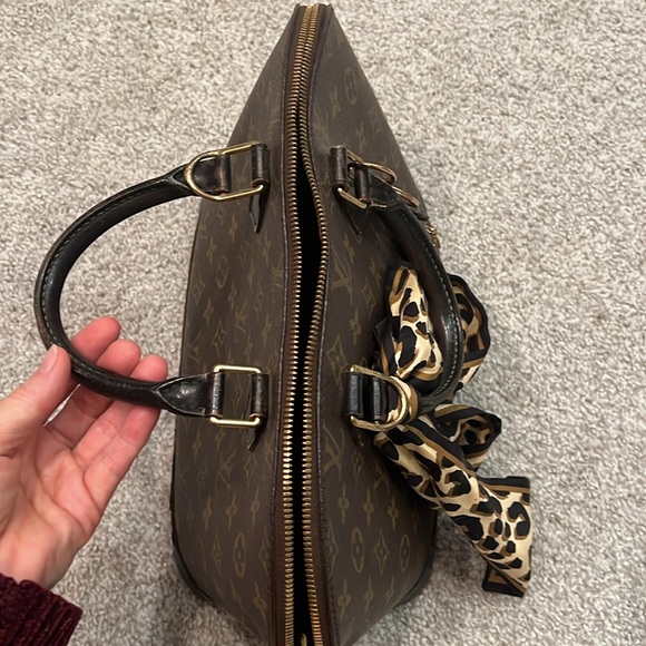 Louis Vuitton Alma purse - Picture 6 of 8